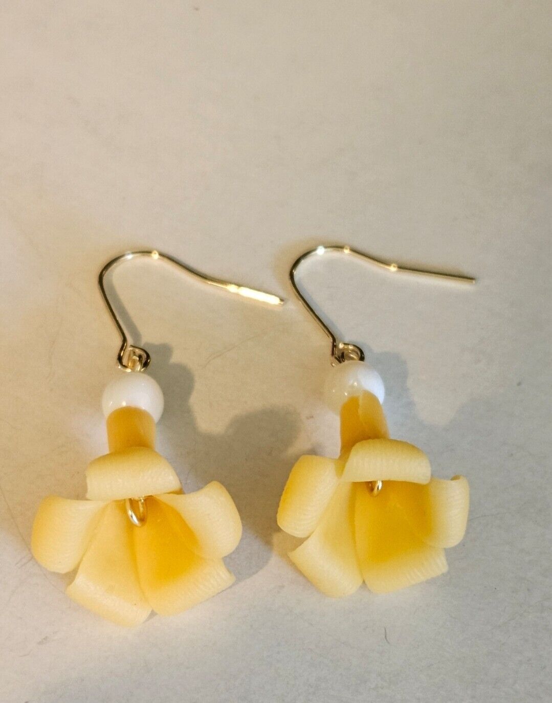Hawaiian Single Puakenikeni Earrings