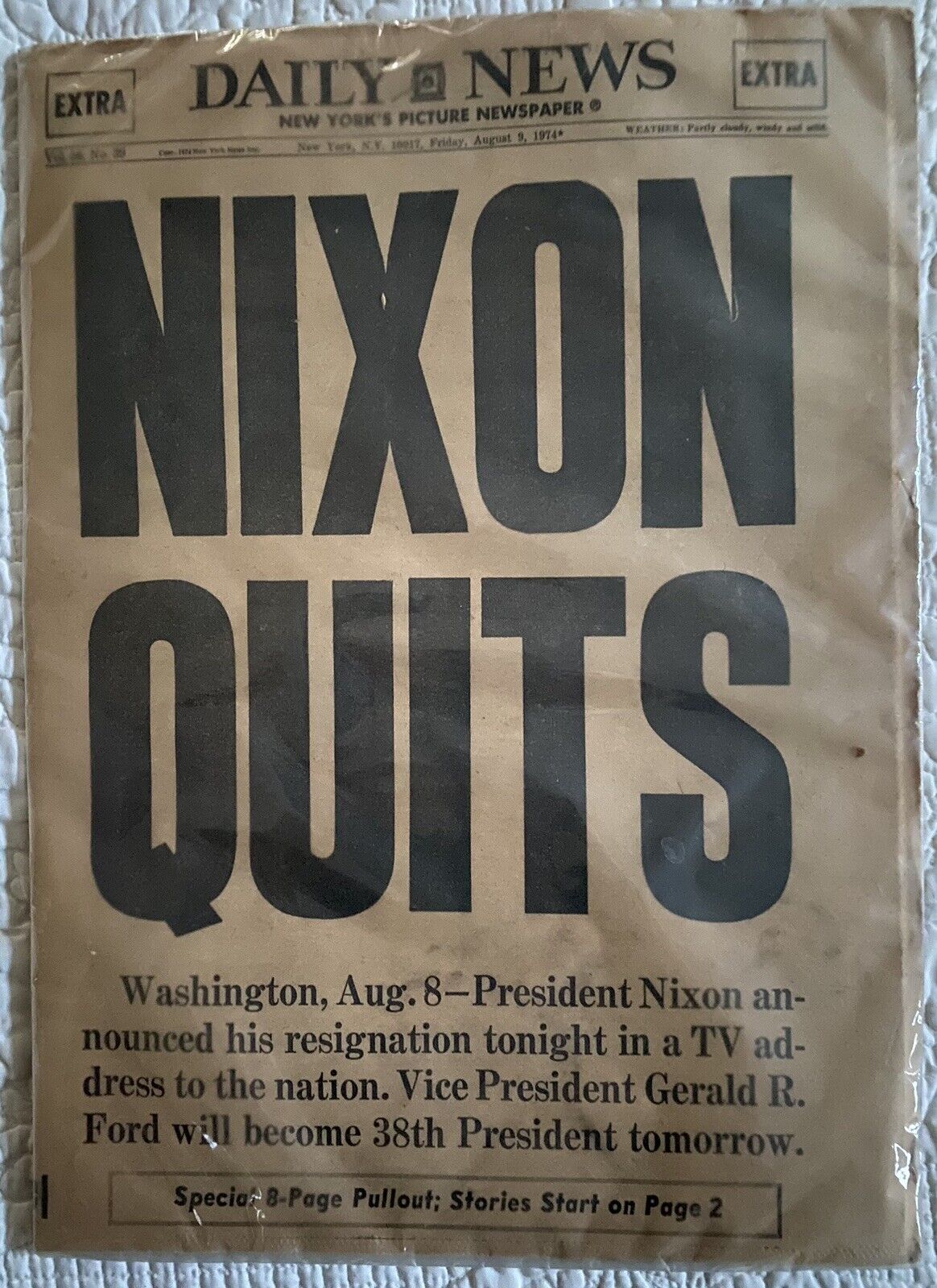 NIXON QUITS - New York Daily News Extra August 9, 1974 Newspaper