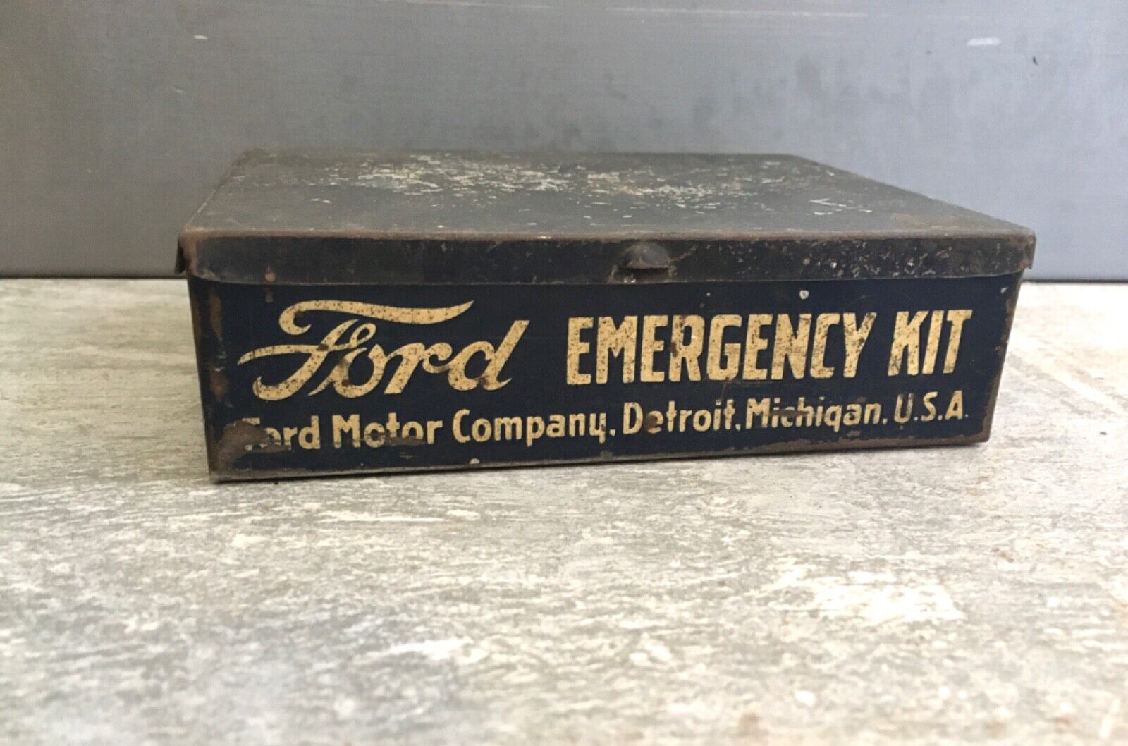 Ford Emergency Kit 1920s Model T Tee Metal Tin Box Car Auto Accessory Empty