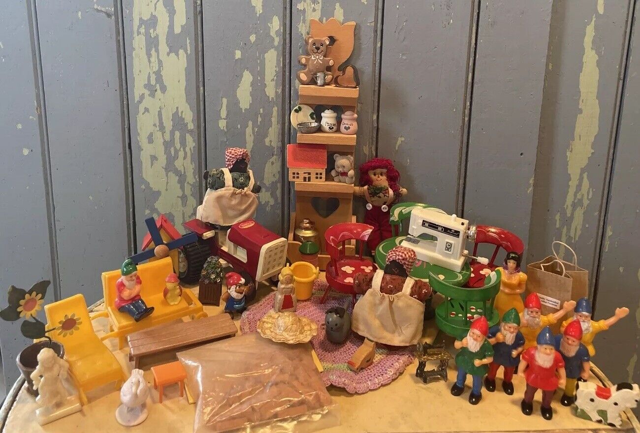 Vintage Country/Primitive/Garden Dollhouse Miniatures Craft Items