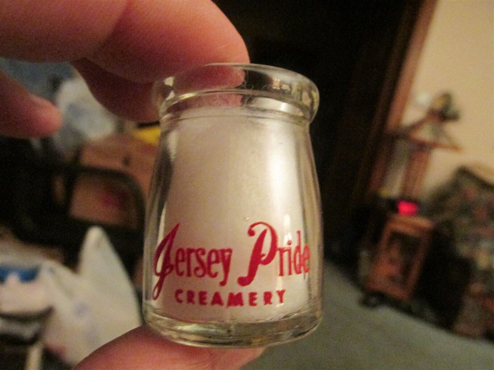 Jersey Pride Creamery / blank, red, Round 1/2 Oz. Dairy Creamer Columbia, TENN