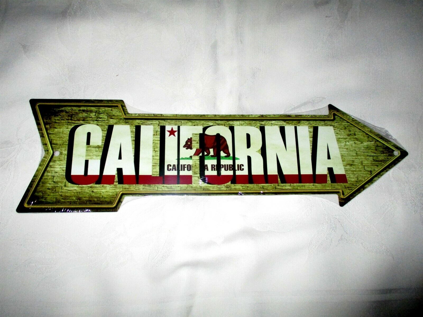 **Unique CALIFORNIA REPUBLIC Metal Arrow Sign #010a SALE - NEW**