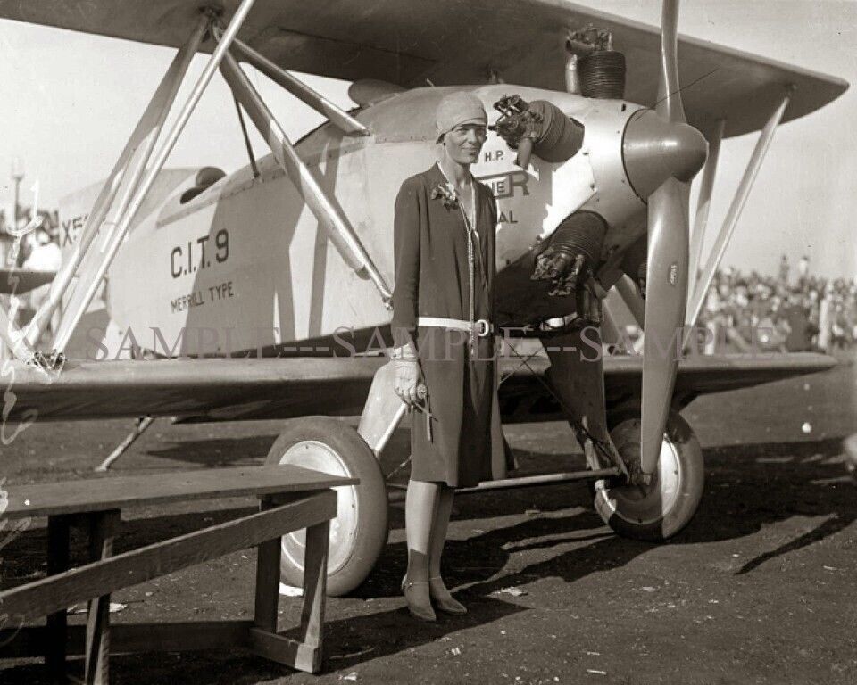 1928 AMELIA EARHART on Airfield PHOTO  (145-U)
