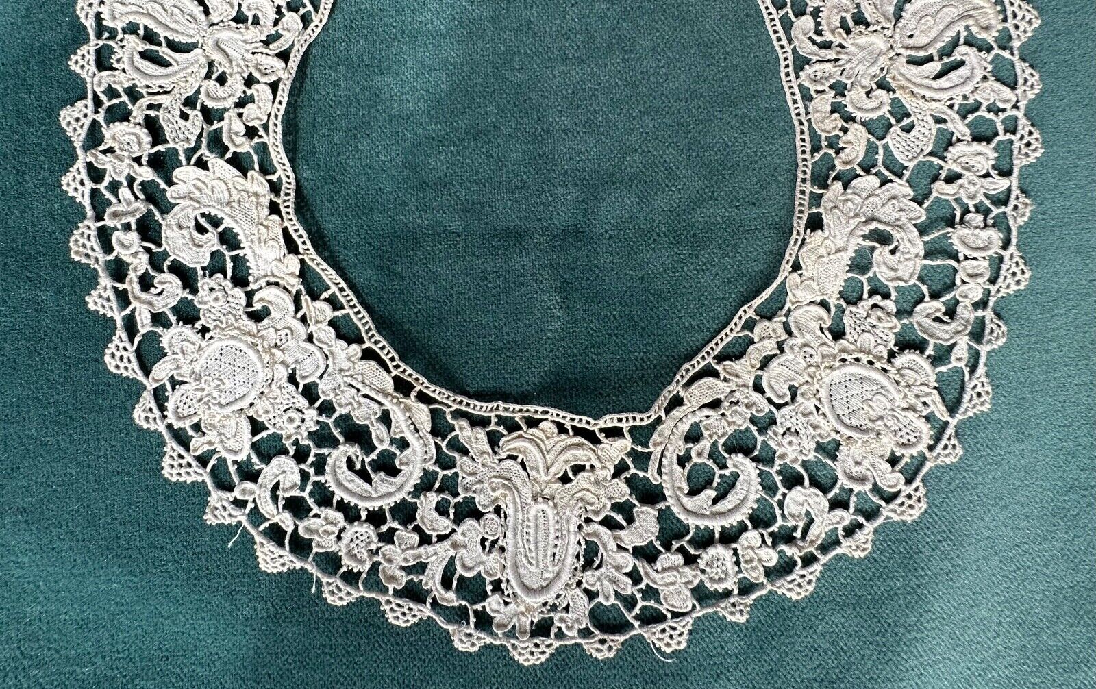 19th C. Gros Point needle lace 19th c. small round collar  COLLECTOR costume
