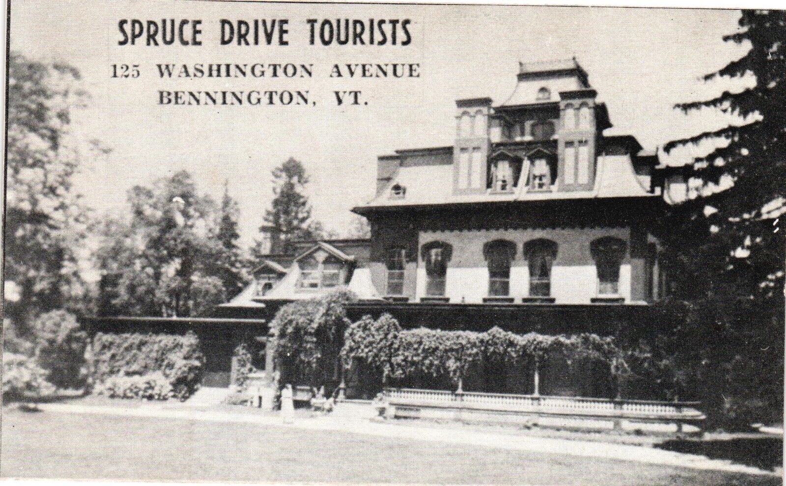 Spruce Drive Tourists Washington Ave Bennington Vermont VT c1940 Postcard