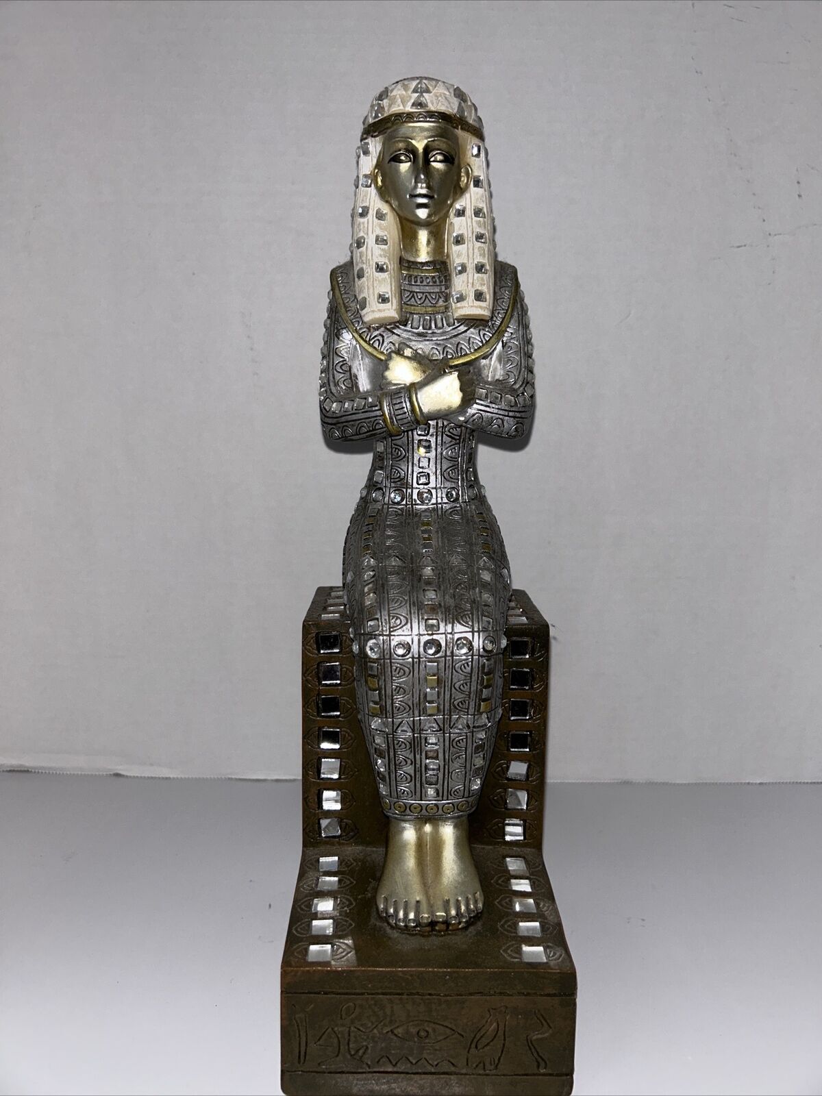 EGYPTIAN ANCIENT PHARAOH, CLEOPATRA., GORGEOUS PIECE, 14x5x4. Great Condition
