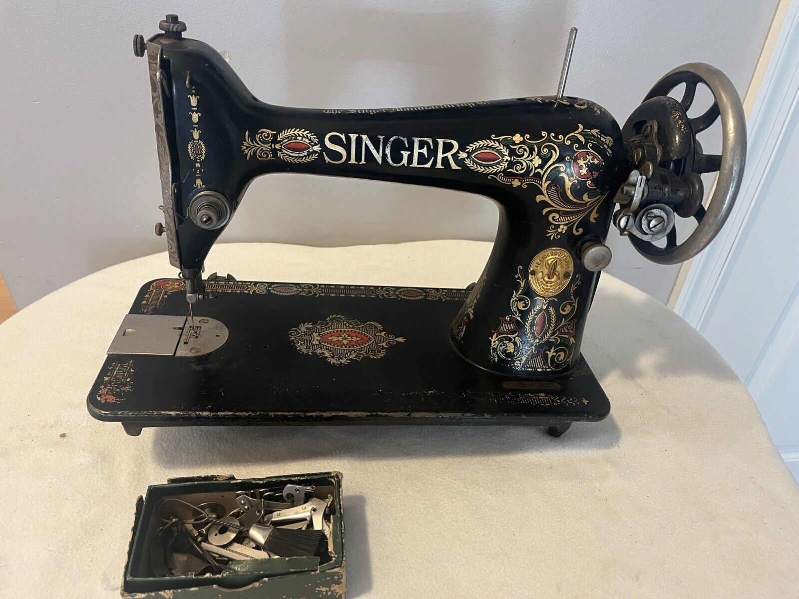 Singer Sewing Machine Model 99 Portable  Untested Sold As Is g4283438 1920s
