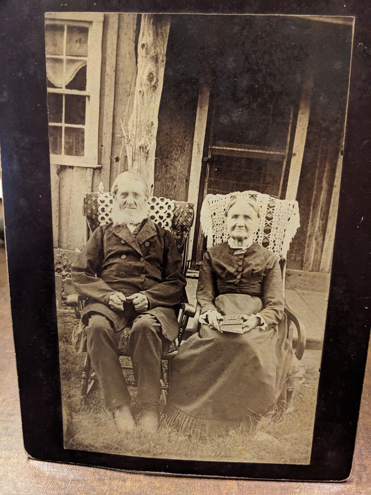 Charming late 1800\'s cabinet card photograph elderly husband & wife at homestead