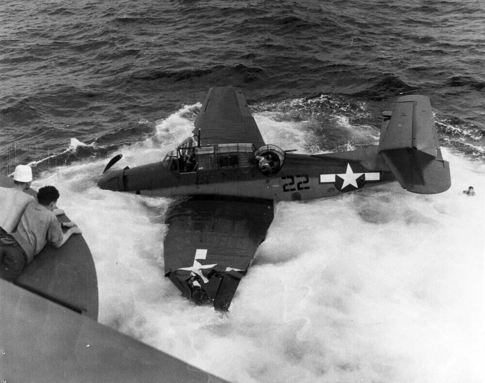 WW2 WWII Photo World War Two / US Navy TBM TBF Avenger Torpedo Bomber Ditching