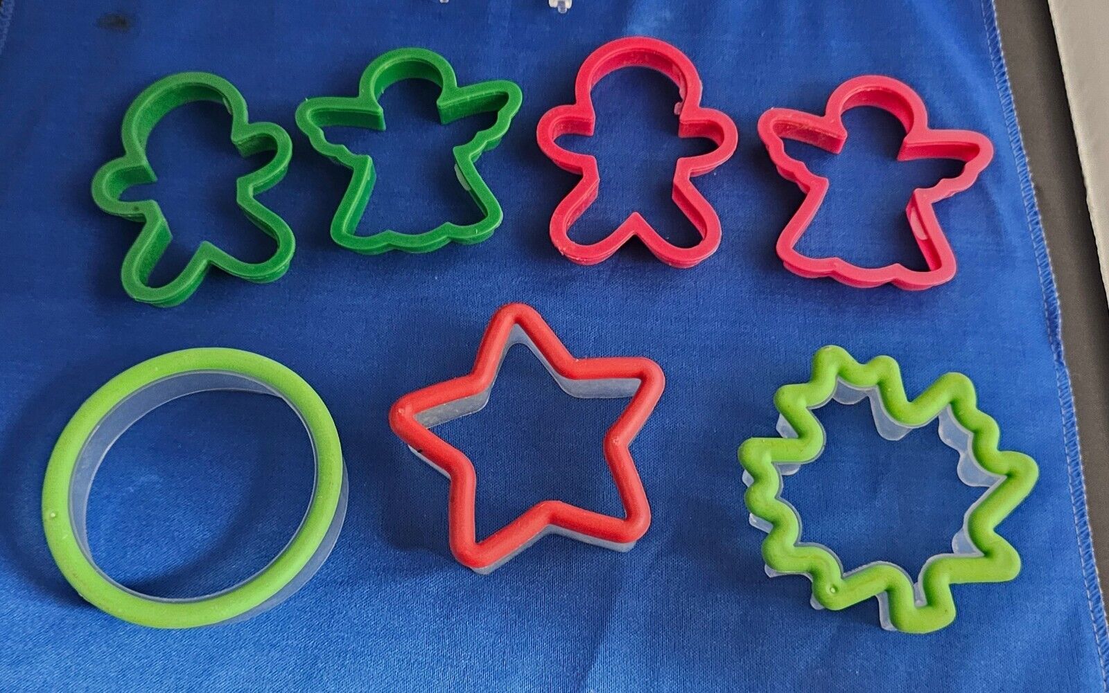 Lot of 7 Christmas Cookie Cutters