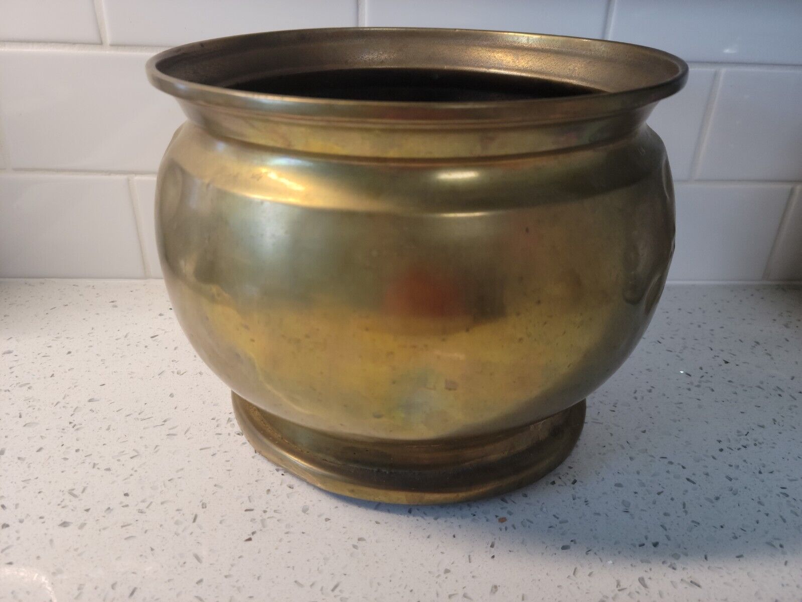 large old brass planter in wonderful vintage condition