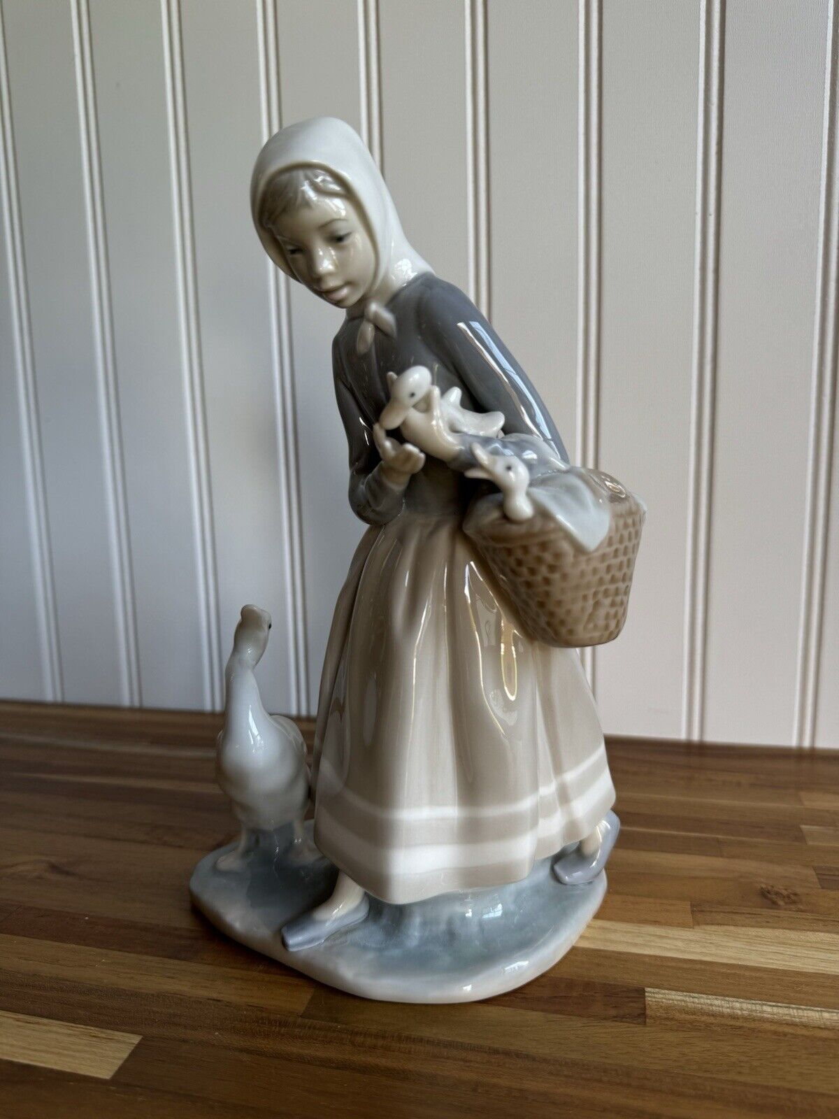 Lladró Shepherdess With Ducks Porcelain Figure