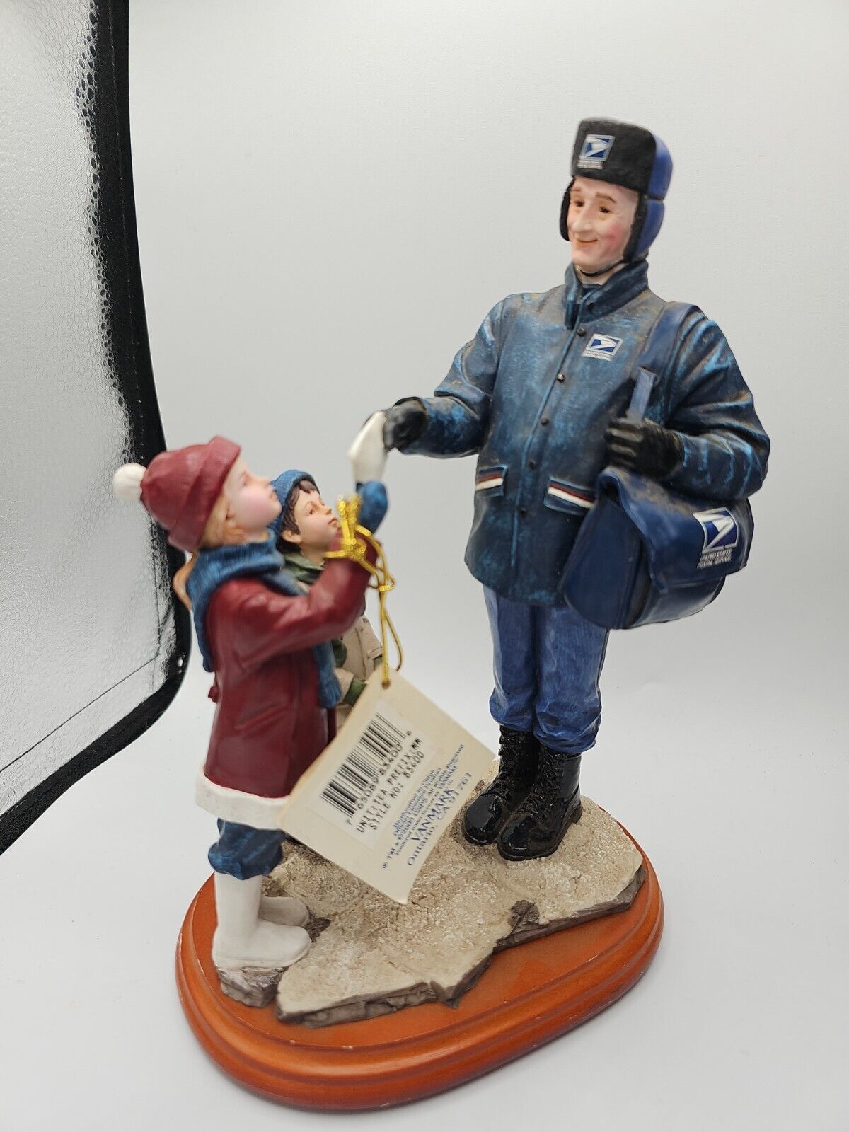 Vanmark “Daily Pick-Up” Figurine USPS Postman Numbered 1/0468 2000 MM83400 EUC