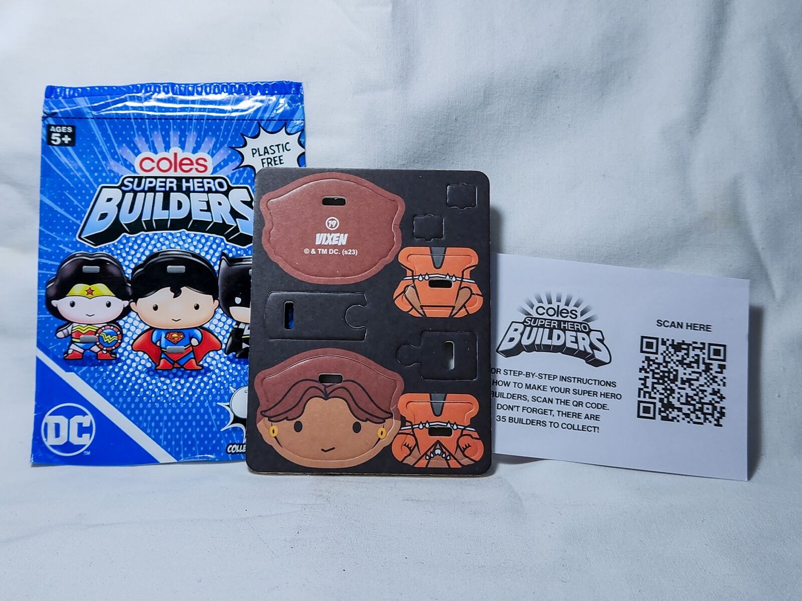 Coles DC Super Hero Builders Collectible Minifigure Card: VIXEN