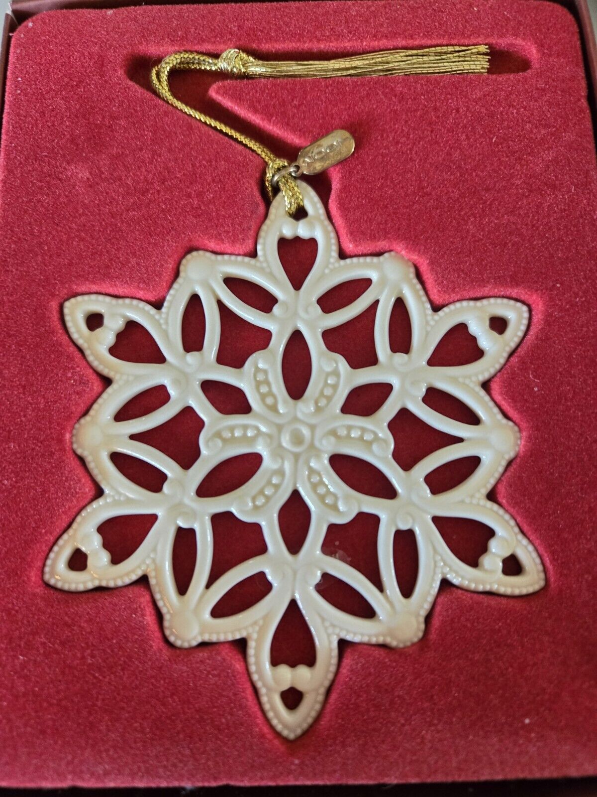 Lenox 2007 Snow Fantasies Snowflake Ornament 