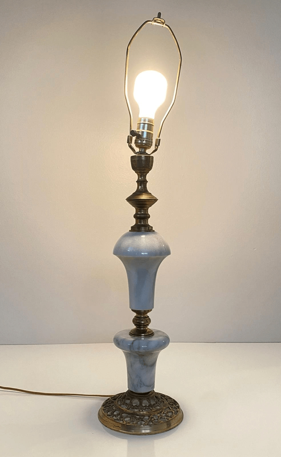 Vintage Mid-Century Hollywood Regency Style Brass Marble Neoclassical Lamp 24\