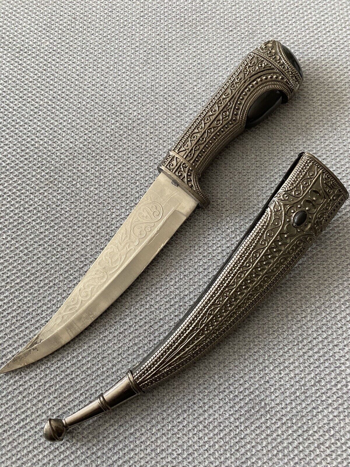 Contemporary South Asian steel knife/dagger not Sikh kirpan khanjar jambiya