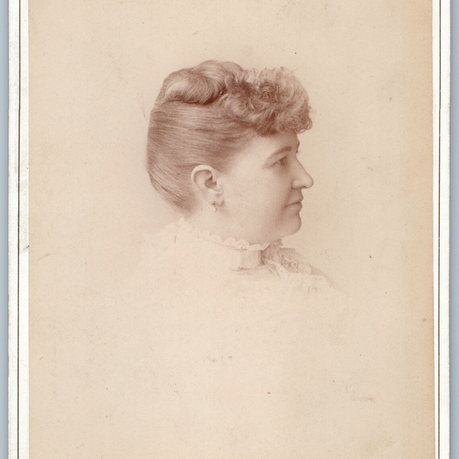 c1880s Chicago IL Young Lady Woman Girl Head Profile Cabinet Card Photo Brund B1