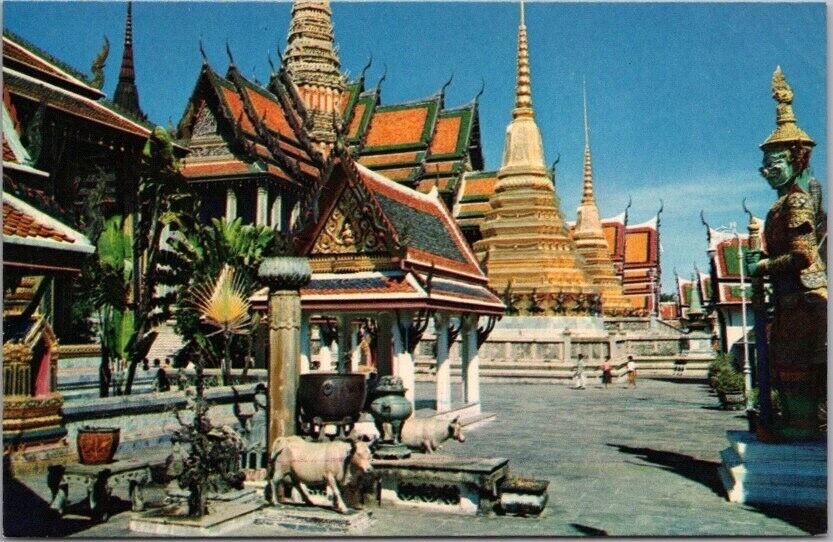 PAN-AM WORLD AIRWAYS Advertising Postcard Bangkok THAILAND Emerald Buddha Temple