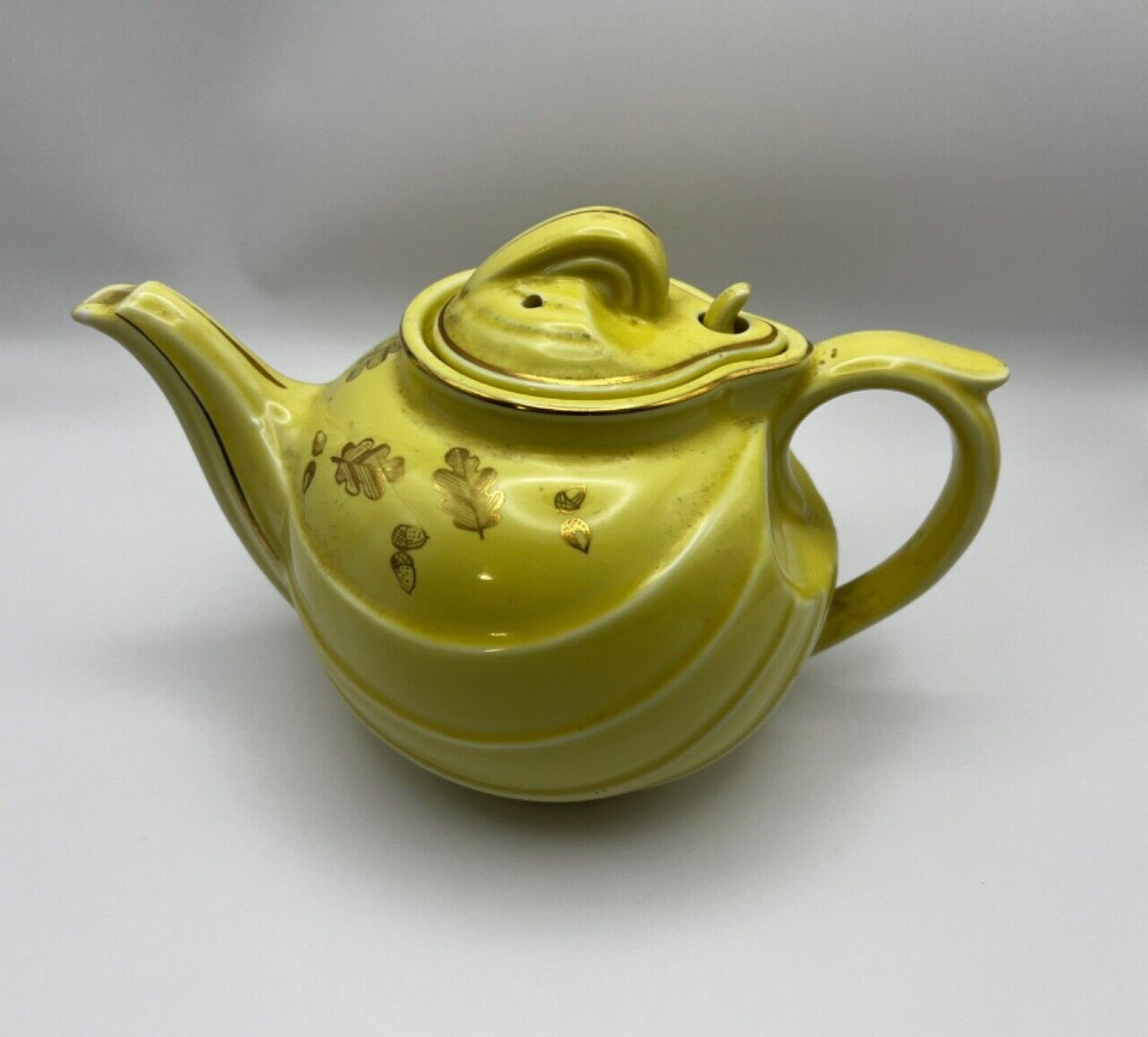 RARE SHAPED VINTAGE HALL'S TEA POT YELLOW-EXCELLENT AND CLEAN