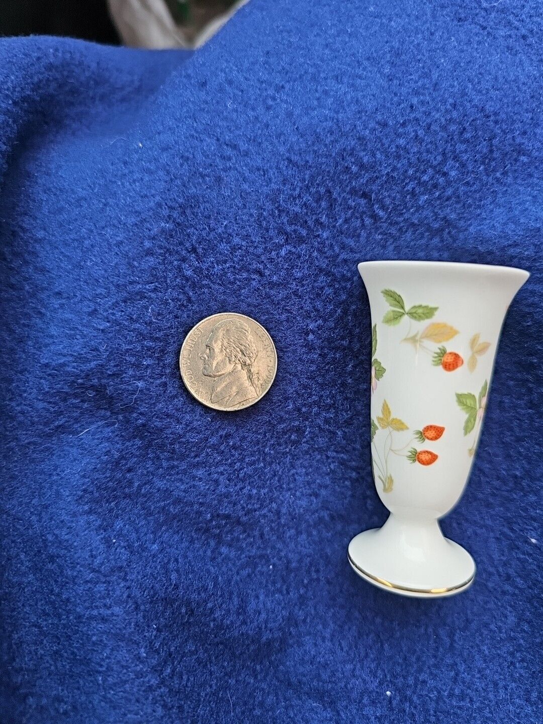 Wedgwood Wild Strawberry Trumpet Vase Flare Top 2 1/2