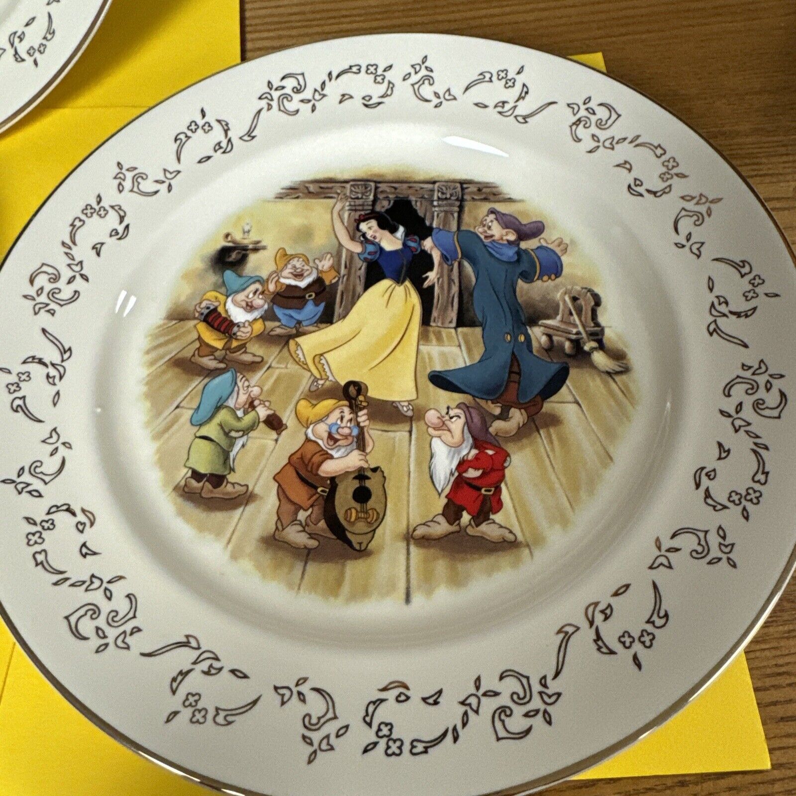 LENOX Walt Disney's Snow White Dessert Plates Rare Set Of 4 -