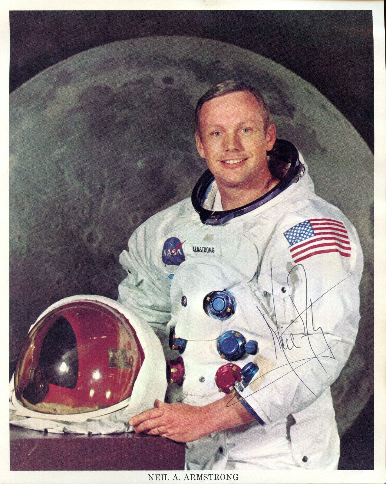 1969-71 Neil Armstrong Vintage Ballpoint Pen Signed Apollo 11 Photo SGC AUTH