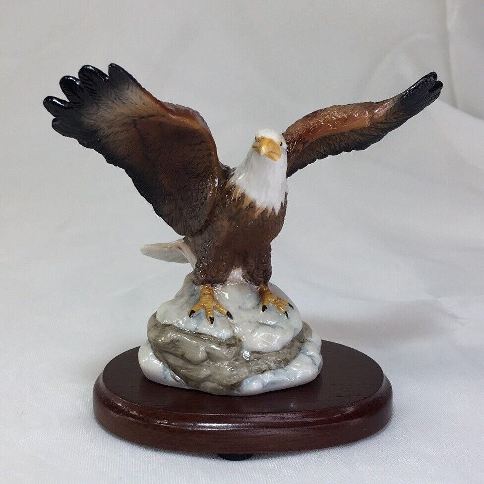 Eagle Bird Figurine Mini Porcelain Vintage & Wood Base ❤️