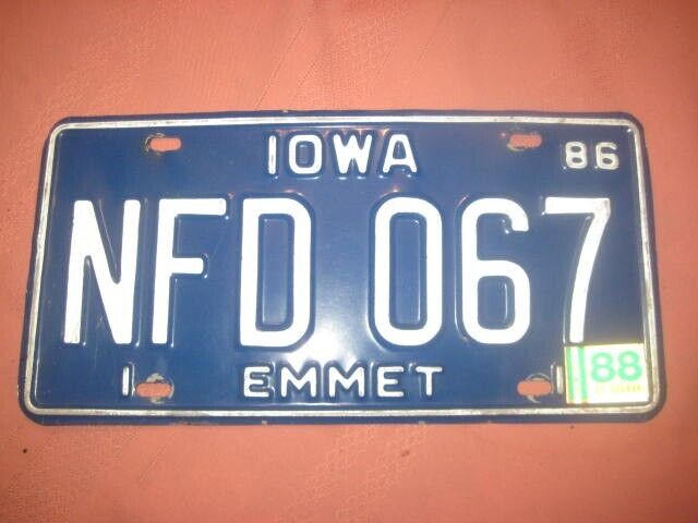 Vintage 1986 Iowa IA License Plate Emmet County Blue White