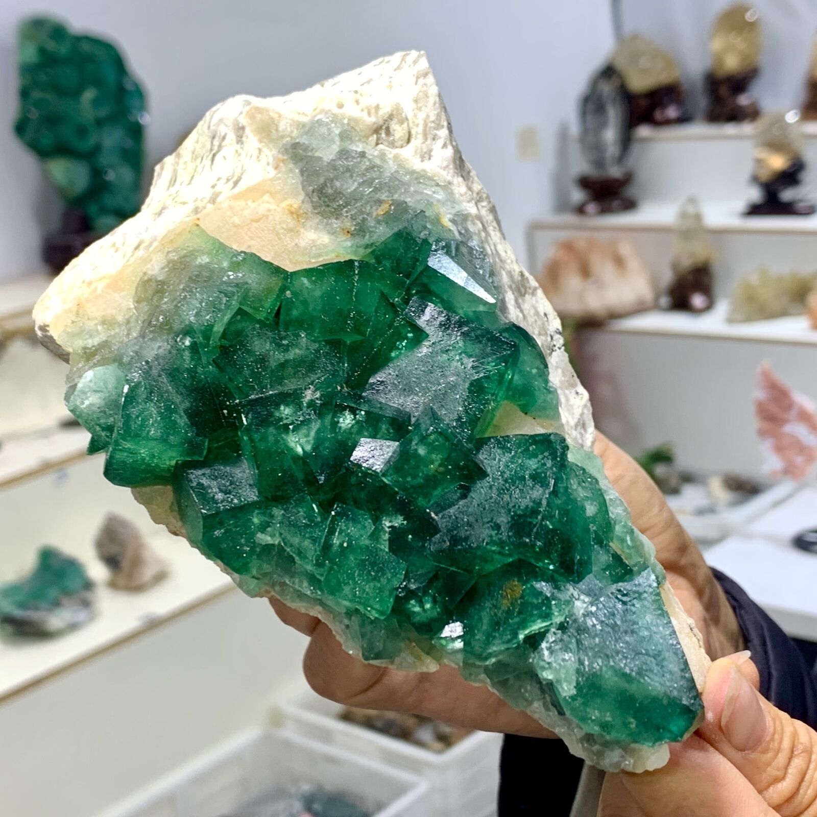 2.4LB Rare transparent GREEN cubic fluorite mineral crystal sample/China