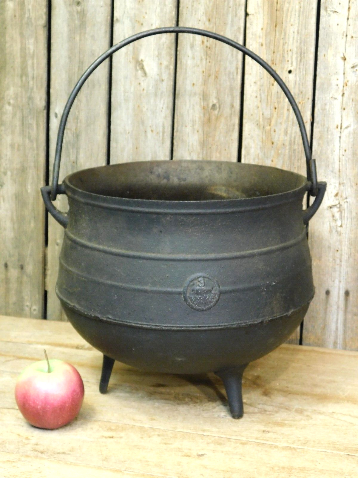 Antique #3 Cast Iron Gypsy Bean Pot Witches Cauldron 3 Leg