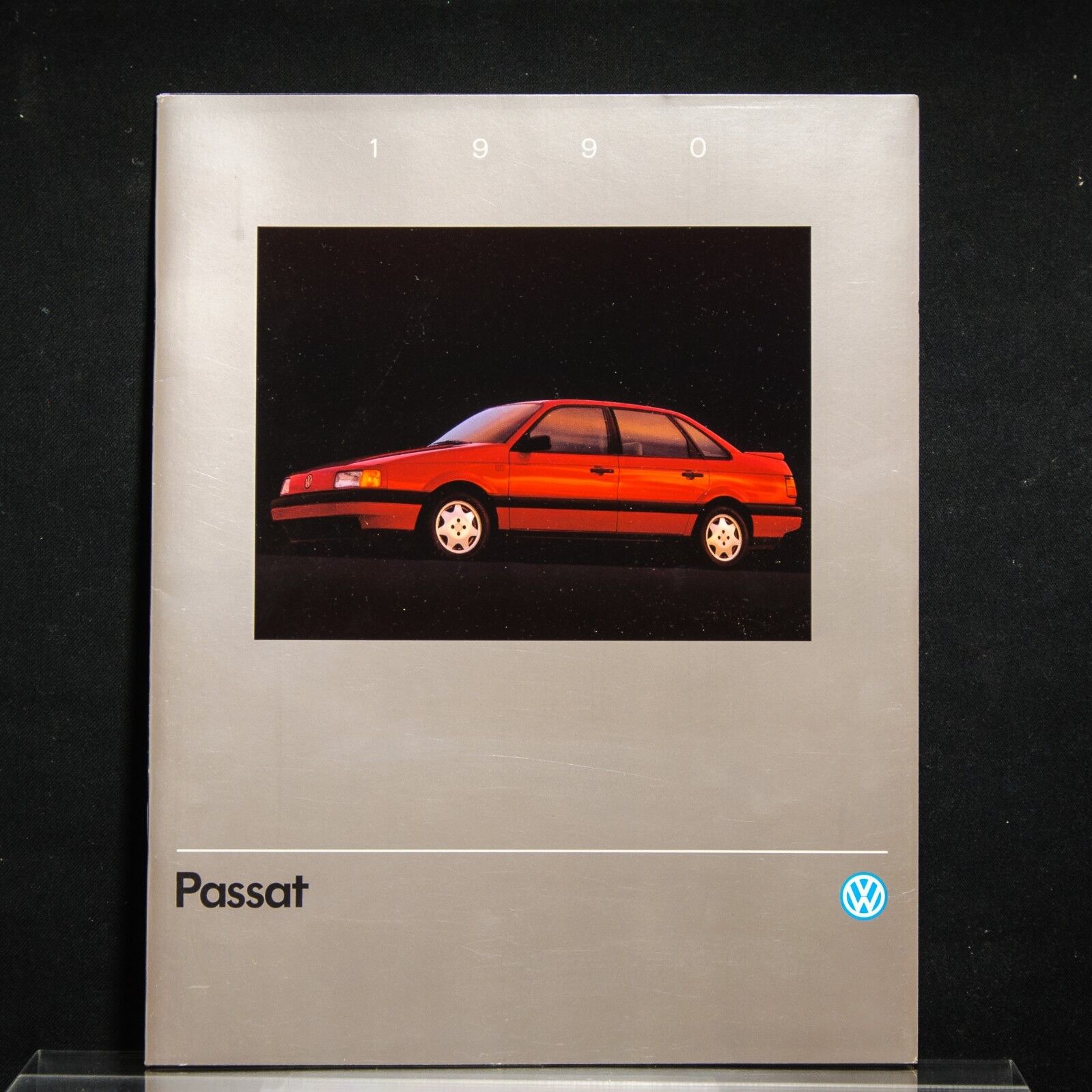 1990 Volkswagen Passat 20-Page New Car Sales Brochure with 2 Fold-Outs 