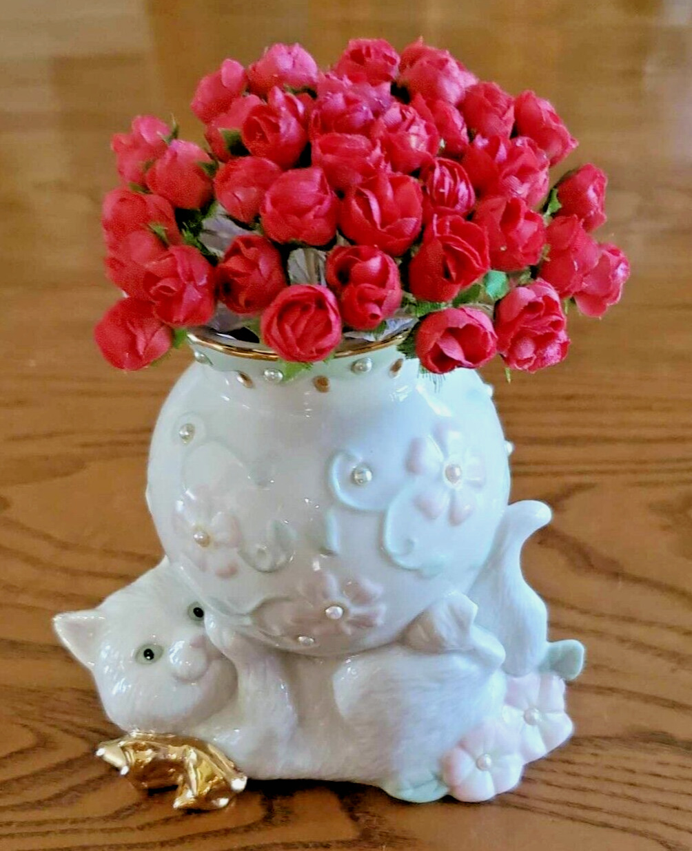 Lenox Petals and Pearls Porcelain Cat or Kitten with Bouquet Bud Vase