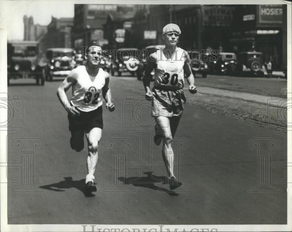 1936 Press Photo Runners Albert Michaelson Eddie White - RRS11597