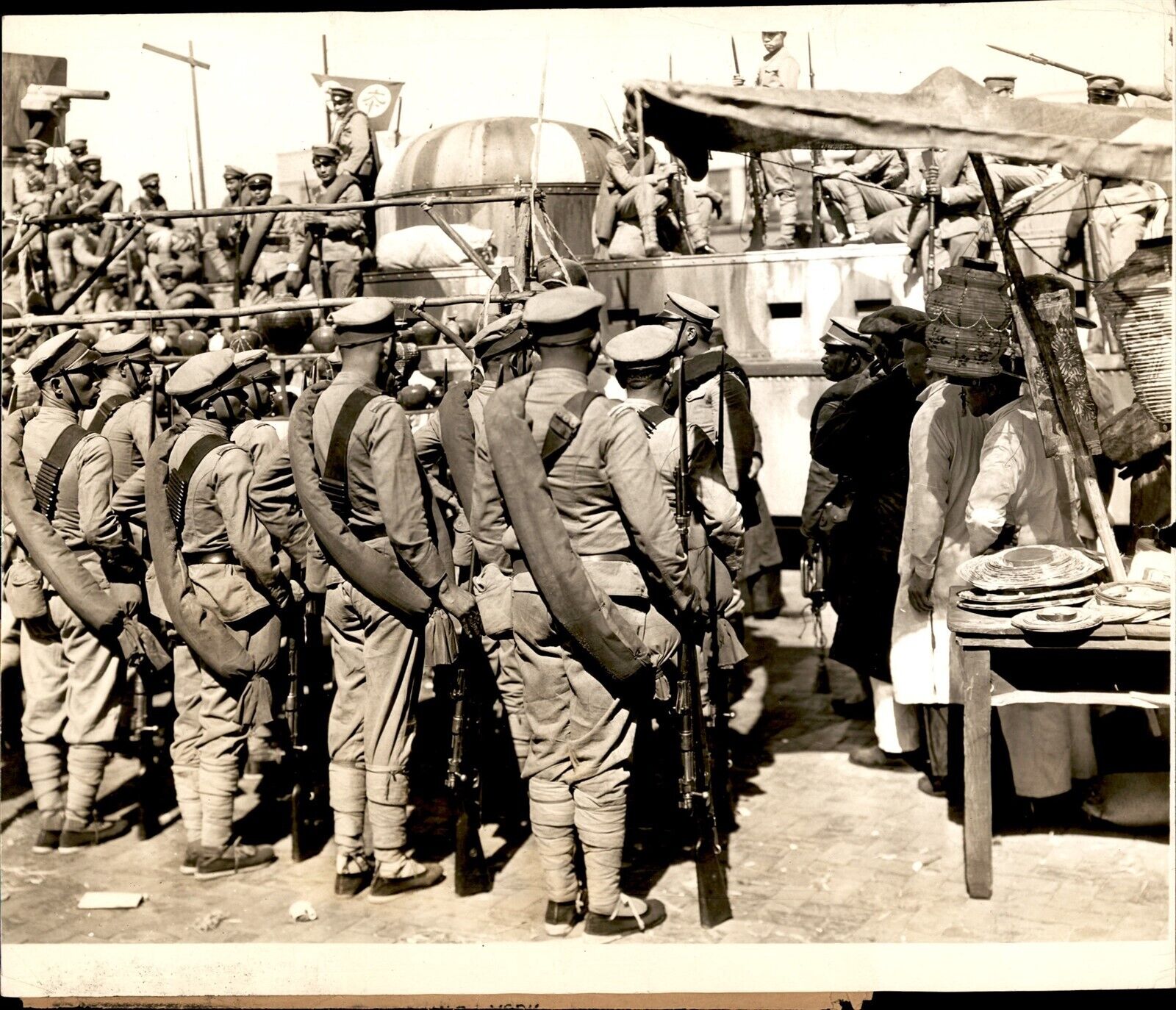 GA175 Original Photo A MARTIAL SCENE Actors in Military Uniforms Behind Scenes