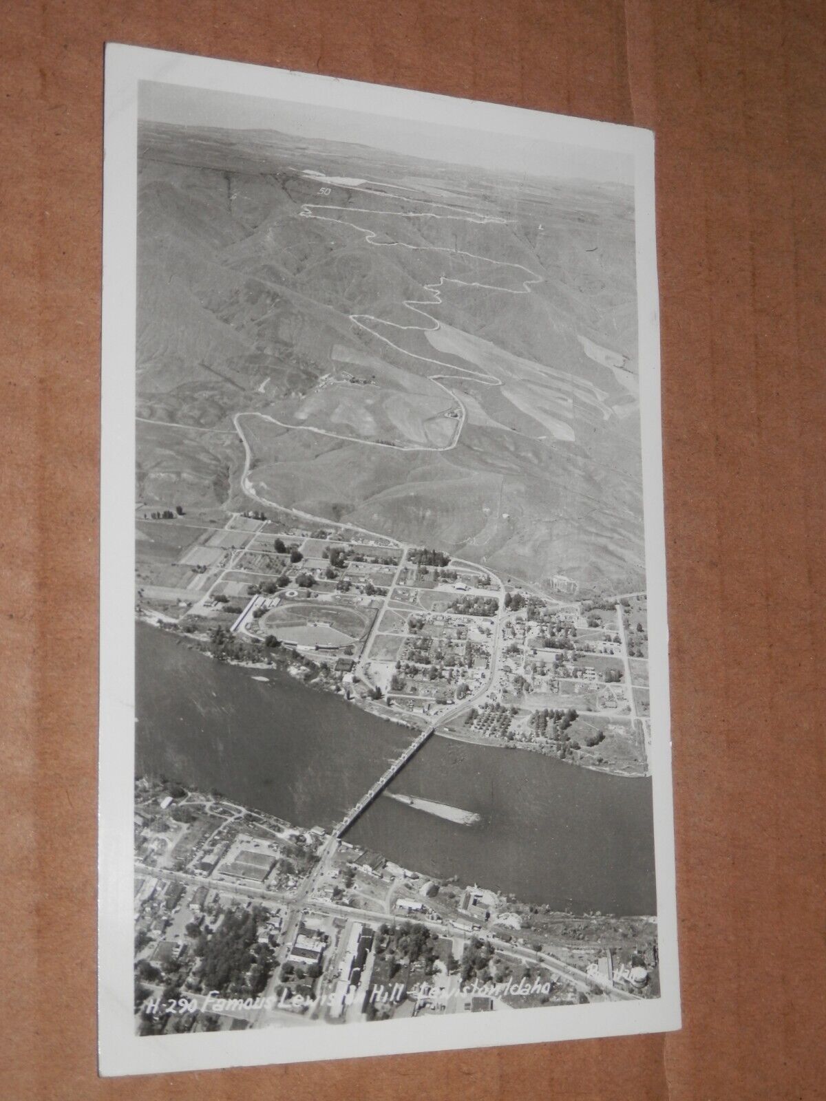 LEWISTON IDAHO - 1950\'s REAL-PHOTO POSTCARD - FAMOUS LEWIS HILL - AERIAL VIEW