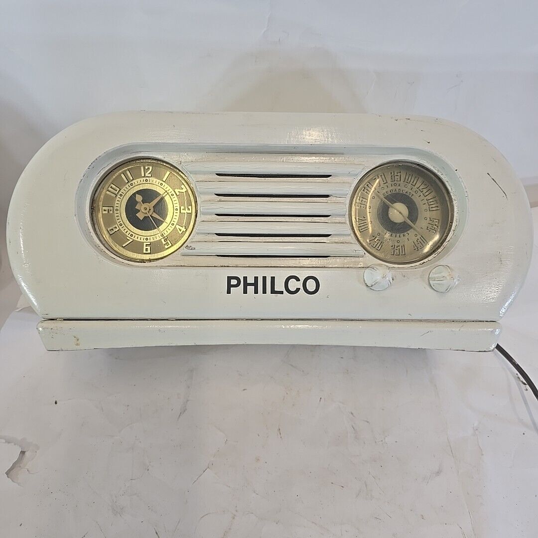1942 PHILCO Model 42KR5 Promotional 5 Tube Clock Radio White Wood Gold Owl Eyes 