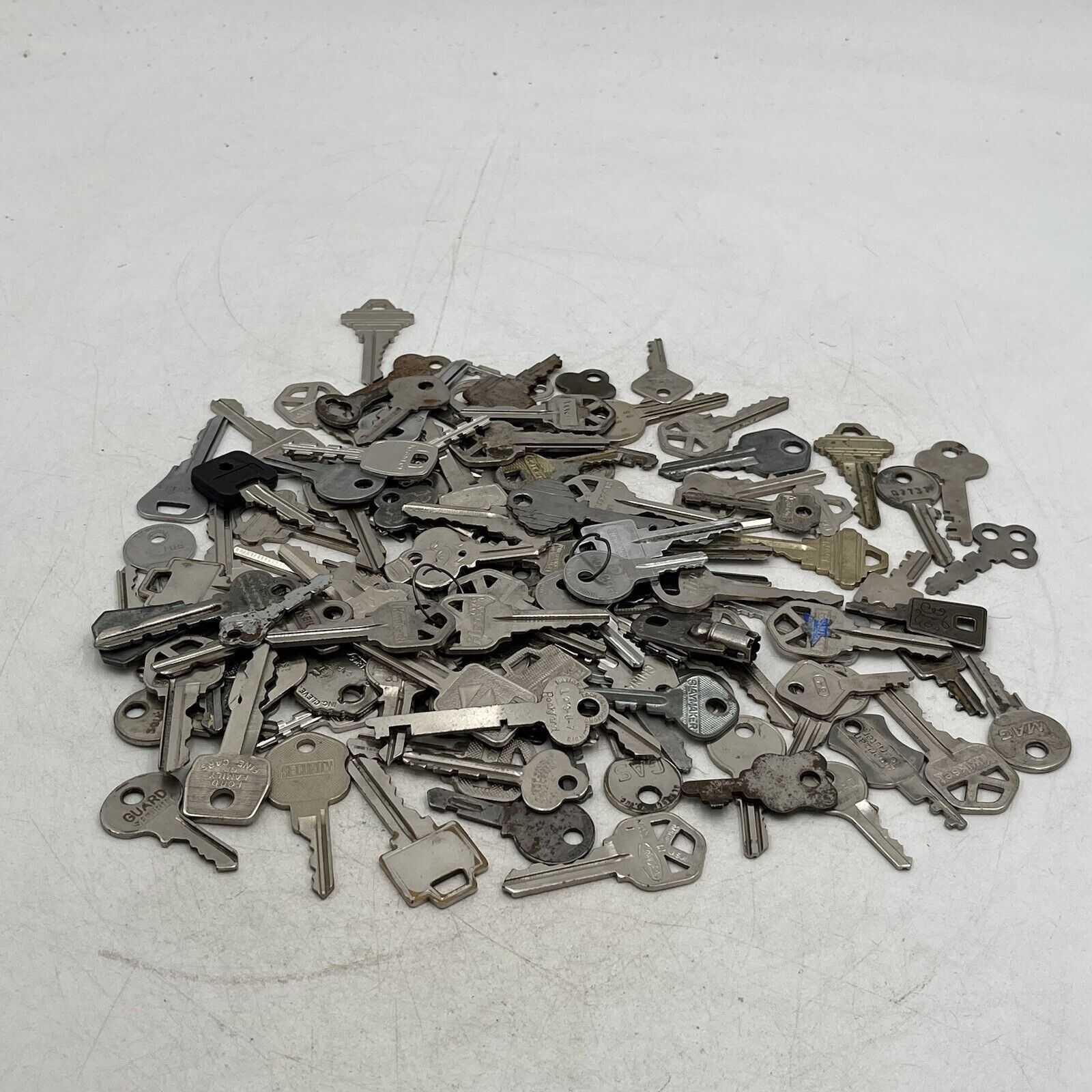 Lot of 130+ Keys Antique Vintage Silver Metal Key Auto Lock Home Master Yale Etc