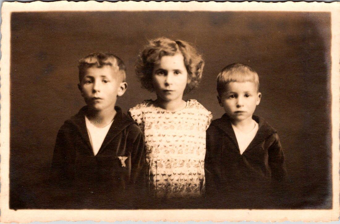 RPPC  Vintage Studio Portrait  THREE BLONDE CHILDREN~Not Smiling  PHOTO Postcard