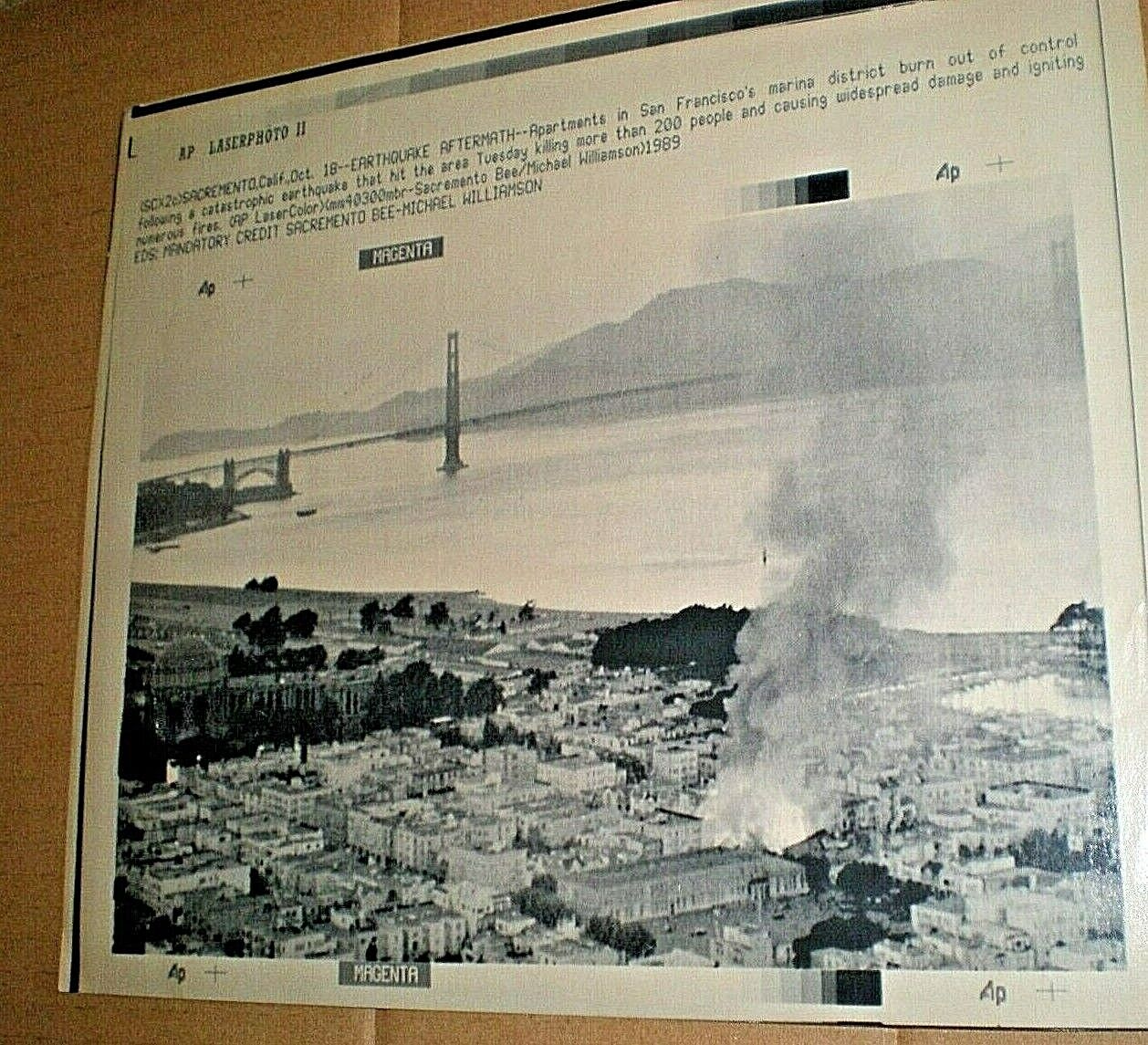1989  (2 DIFF.) EATHQUAKE SAN FRANCISCO AP PRESS WIRE PHOTO FIRE RARE VINTAGE