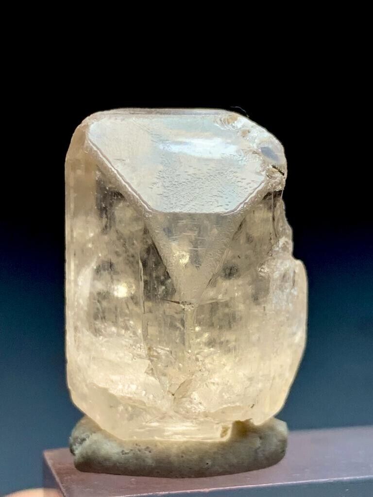78 Carat Natural  topaz crystal from Pakistan