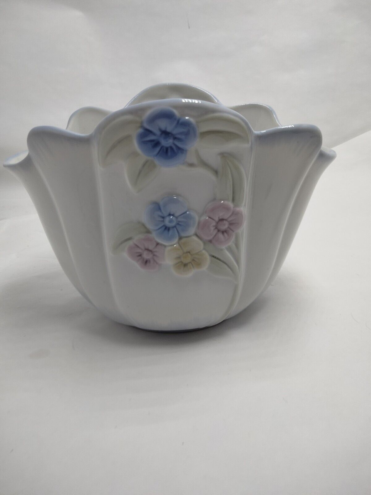 Vintage FTD Especially For You Ceramic Flower Vase 1992 white ceramic 3D flowers
