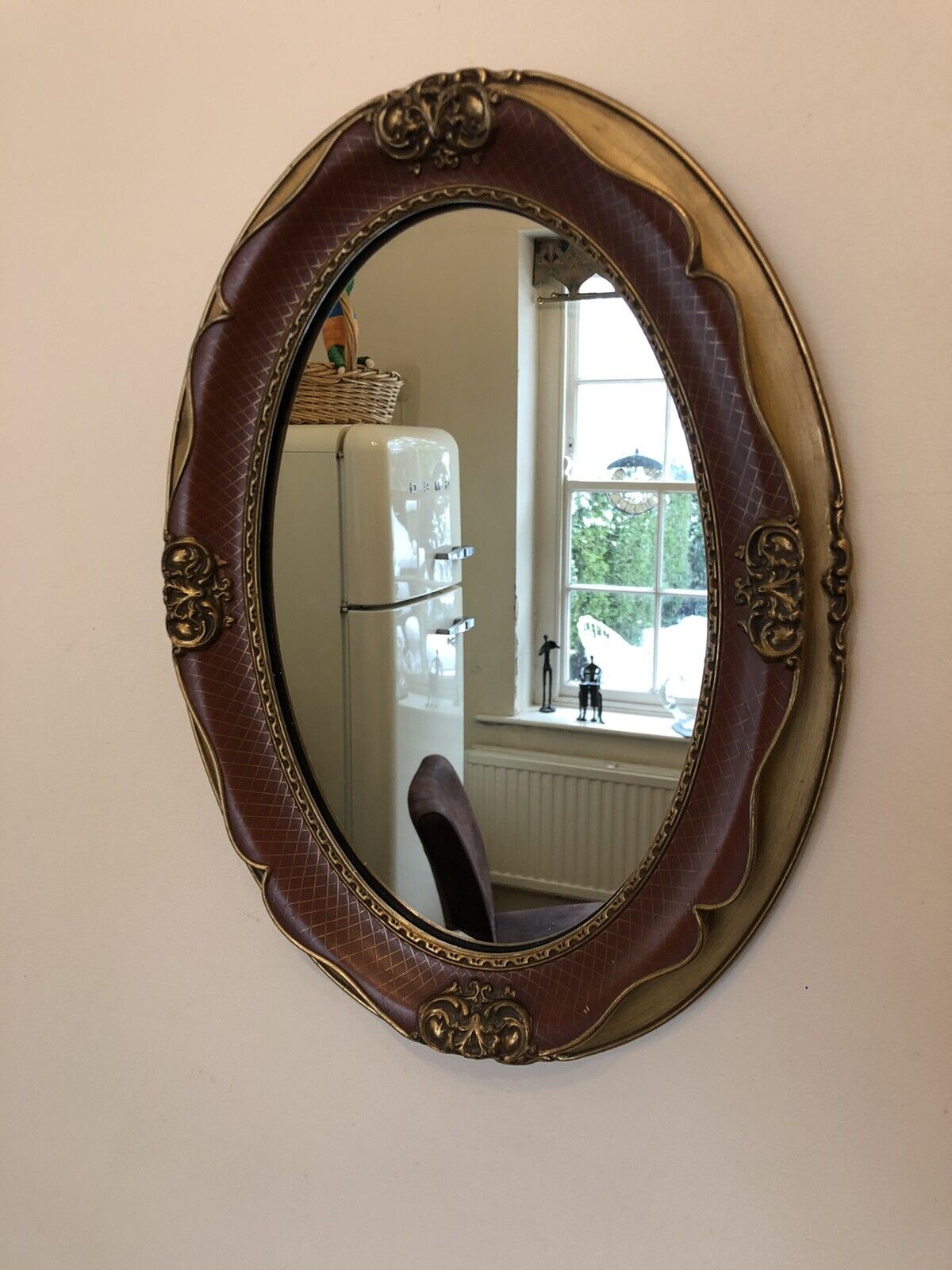 Beautiful Vintage Oval Ornate Mirror a really great item
