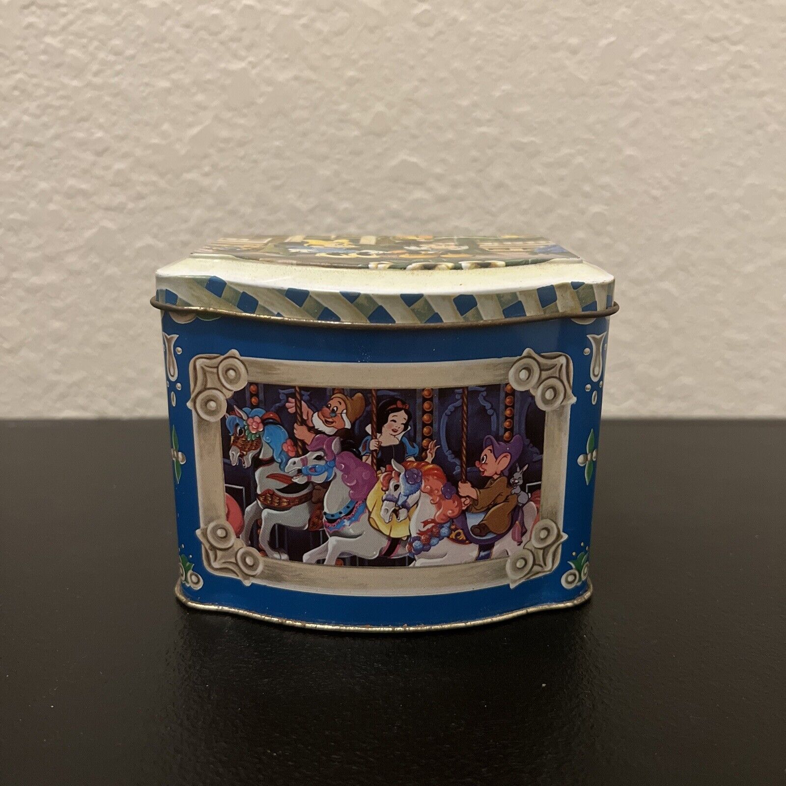 Vintage Disney Candy Tin 1985 England Mickey Mouse Minnie Donald Snow White