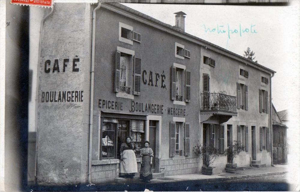 CPA 25 PHOTO CARD SHOWING COFFEE GROCERY BAKERY MERCERIE D'ARCHES IN