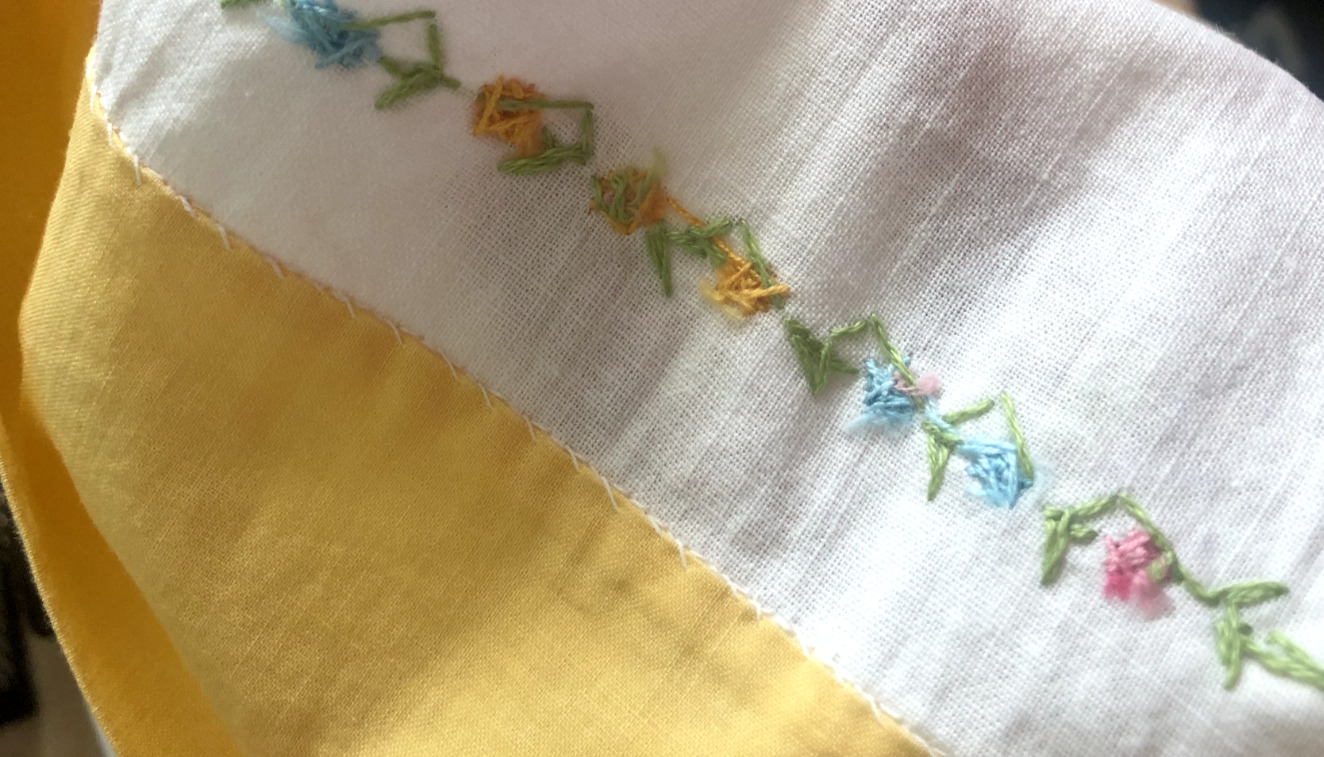 Vtg White Yellow STD Cotton PILLOWCASE Embroidered Tiny Rose Floral Garland a