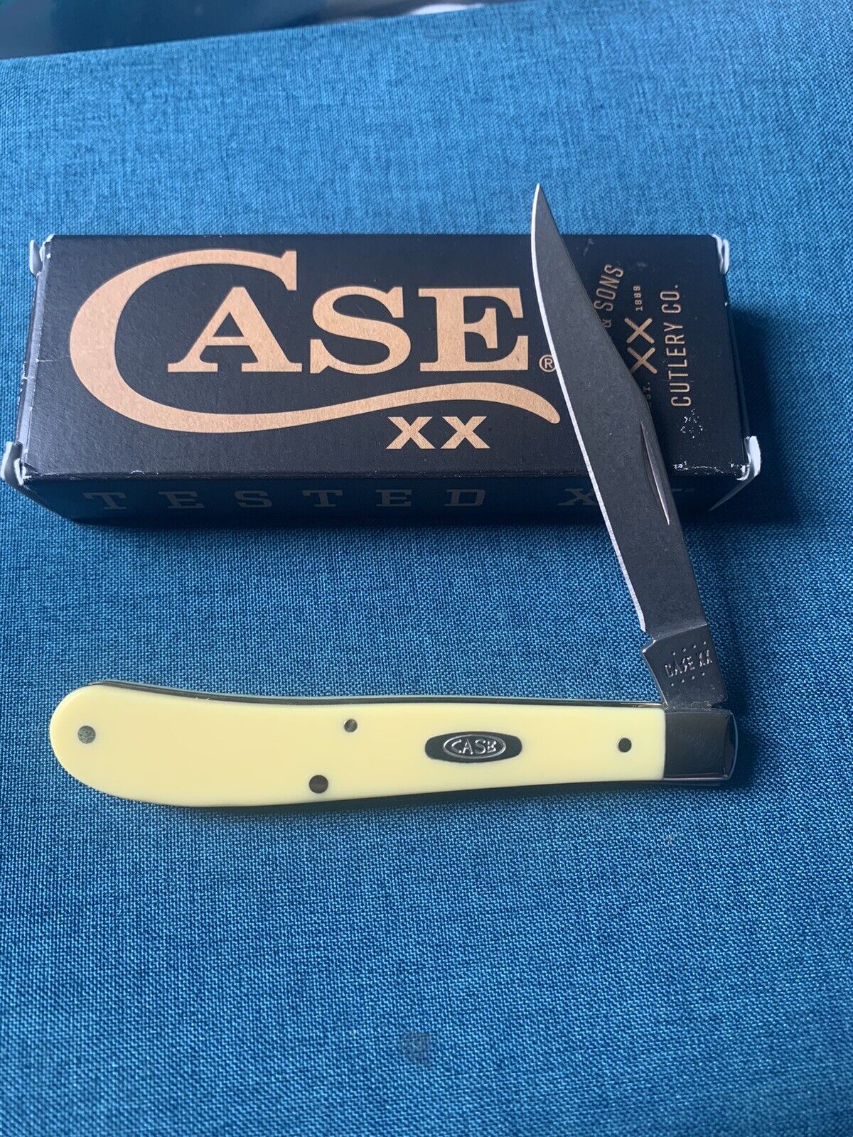 2022 Case Slimline Trapper 31048 SS Yellow Synthetic Smooth.  NEW IN BOX FARMER
