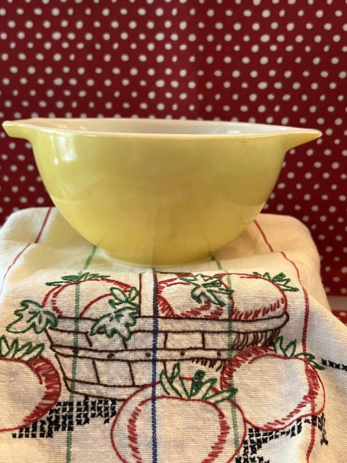 Vintage Pyrex Lemon Yellow Cinderella Bowl #441  1  1/2 Pint NICE Marked (8)