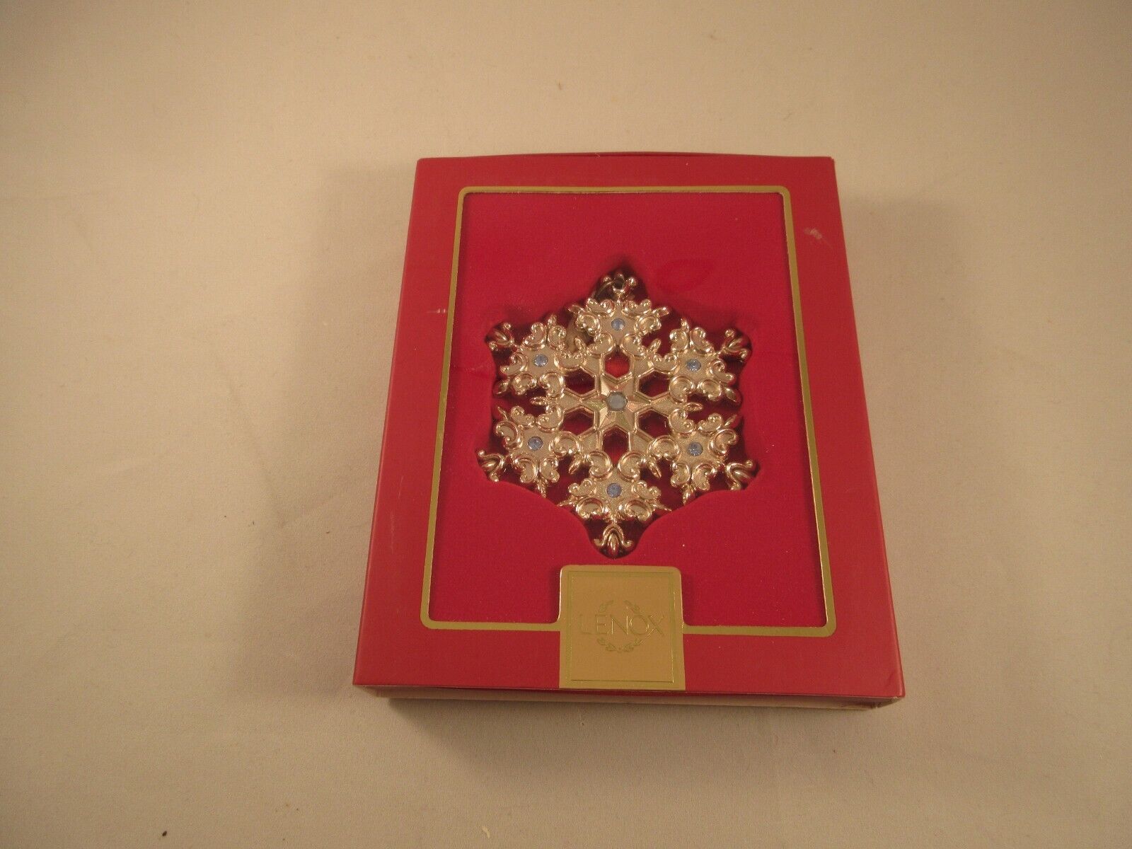 Lenox - 2008 Snow Majesty Snowflake Ornament - Blue Gems - NEW in BOX