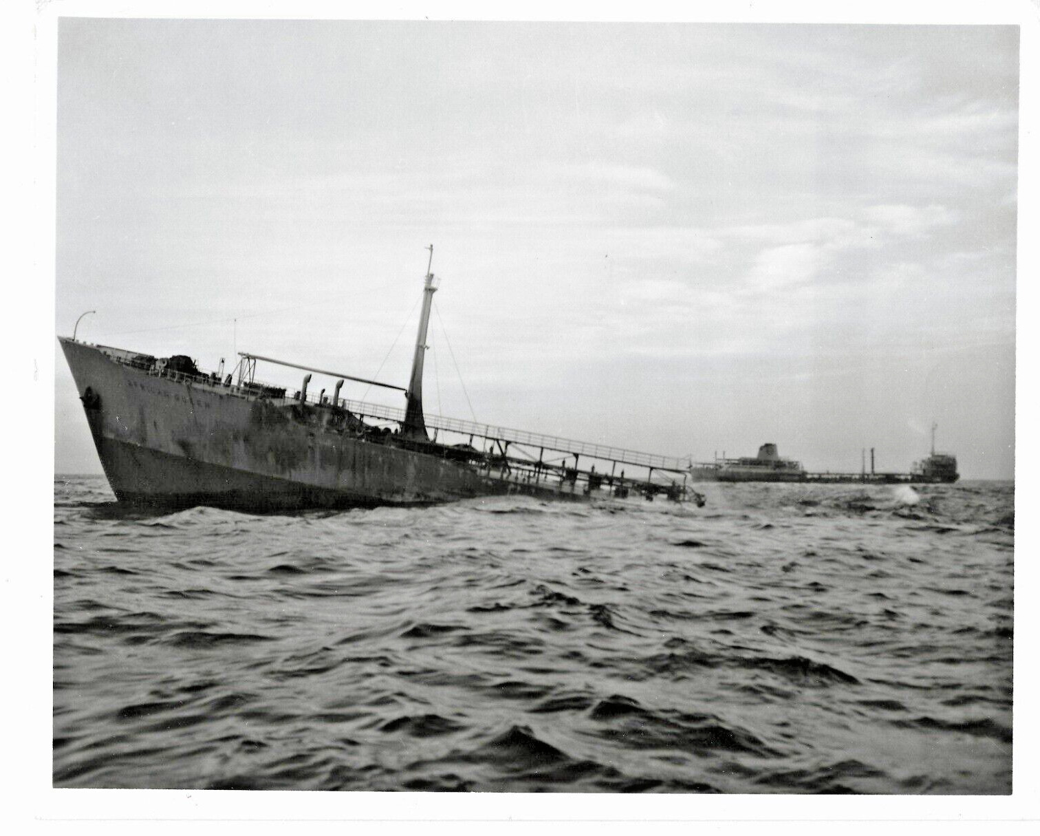 1958   AFRICAN QUEEN  Tanker--SINKS-OFF OCEAN CITY, MD---8x10B&W Vintage print